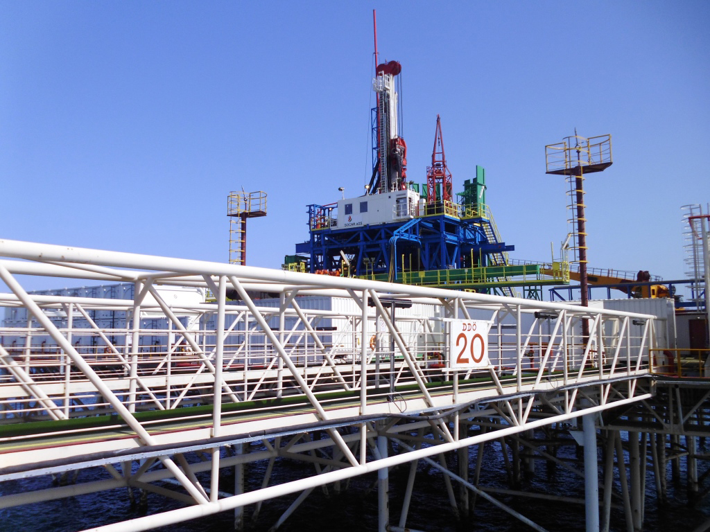 SOCAR commissions new well in Caspian Sea