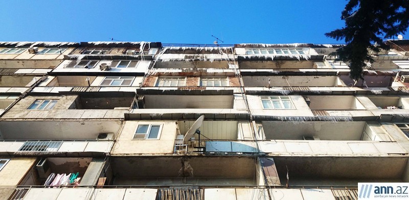 Bakının buz bağlayan yolları və binaları - FOTOLAR