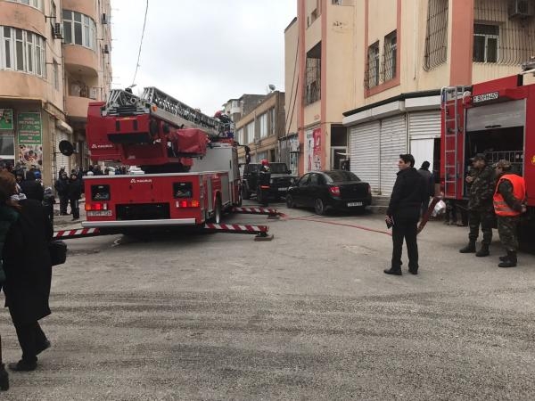 Bakıda məşhur marketlər şəbəkəsi yanır - TƏCİLİ, FOTO