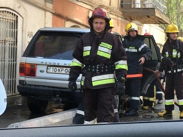 Bakının mərkəzində “Range Rover” yandı – FOTOLAR