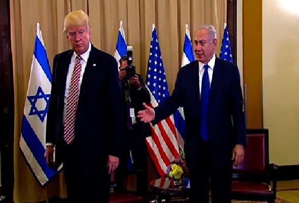 Tramp Netanyahunun əlini sıxmağı unutdu – VİDEO