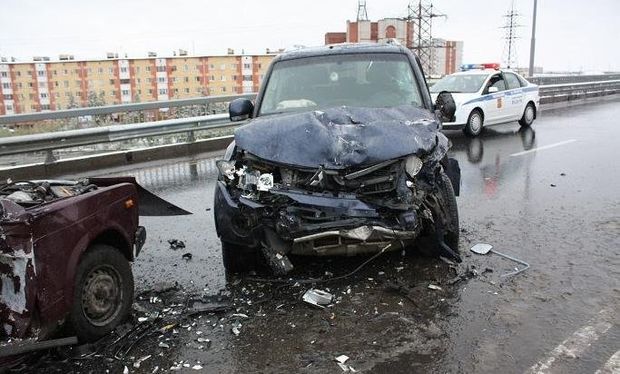 Səfirliyin avtomobili Bakıda qəzaya düşdü