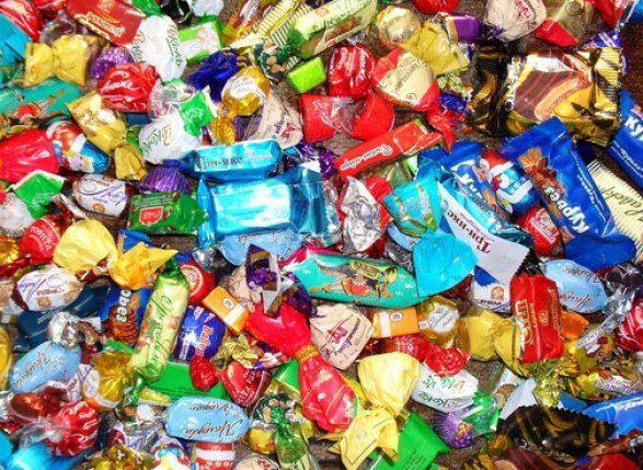 В Армению везут азербайджанские конфеты