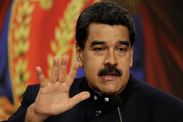 Maduro Papadan kömək istəyib