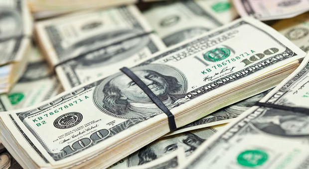 Dolların ucuzlaşmasının üç səbəbi açıqlandı