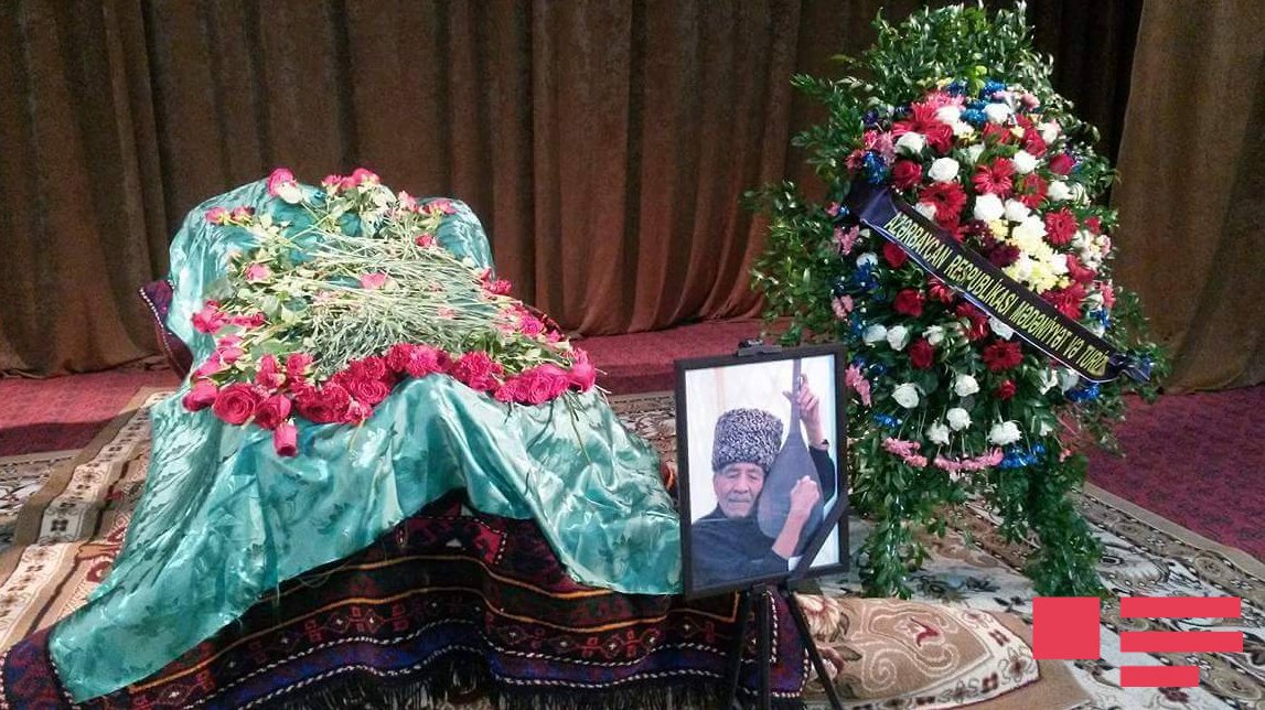 Ашуга Адалята похоронили в Газахе