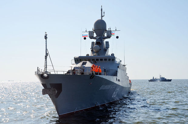 Российские корабли прибыли в Баку