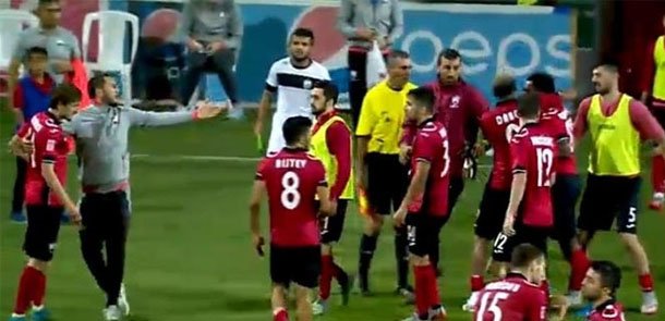 «Qəbələ»nin futbolçuları arasında dava