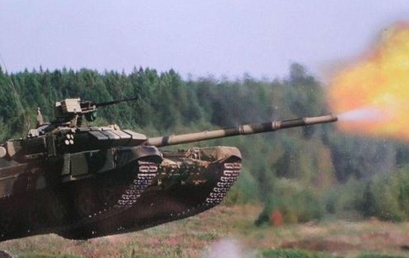 Rusiya tankları Ermənistanda hədəfləri məhv etdi