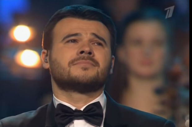 Emin Ağalarov Müslüm Maqomayevə həsr olunmuş konsertdə kövrəldi – VİDEO