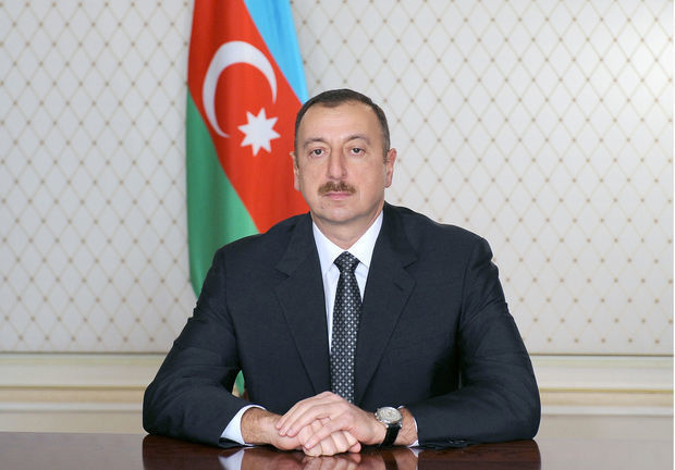 Президент на юбилее партии «Ени Азербайджан»
