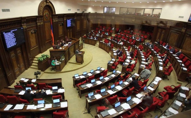Ermənistan parlamenti qalmaqallı qanunu qəbul etdi