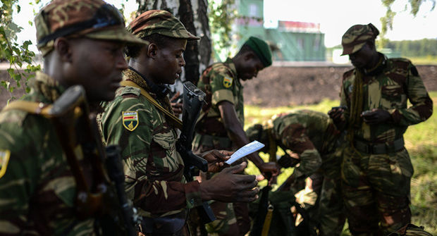 Военные арестовывают чиновников в Зимбабве