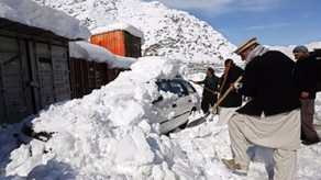 Выпал снег в Афганистане, погибли 10 человек