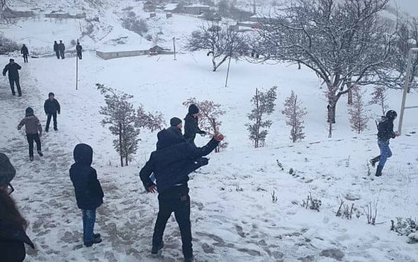 Шемахинские школьники сыграли в снежки – ФОТО