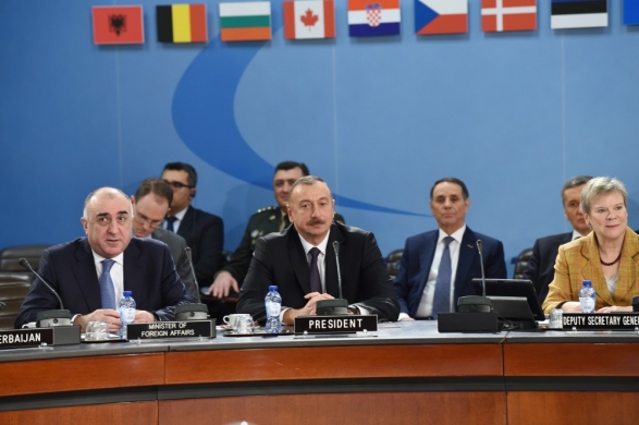Ильхам Алиев на заседании НАТО - ФОТО