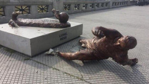 Cтатую Месси разрушили в Буэнос-Айресе - ФОТО