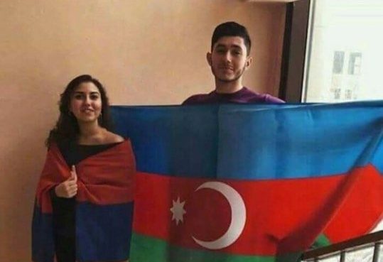 Azərbaycanlı gəncin erməni qızla çəkdirdiyi şəkil sosial medianı bir-birinə vurdu - FOTO
