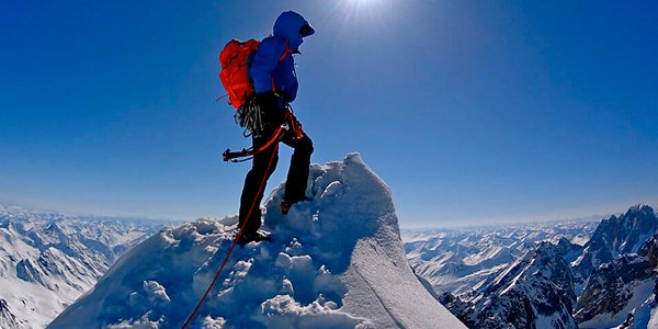 Azərbaycanda alpinistlər dağda yoxa çıxdı