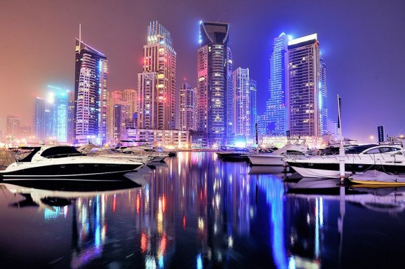Масштабное лазерное шоу в Дубае  - ВИДЕО
