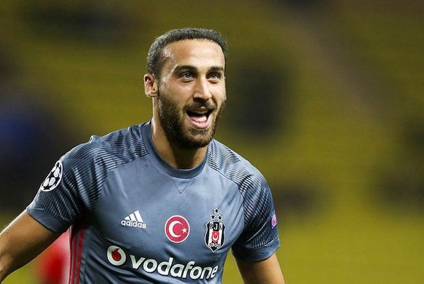 Cenk Tosun rekord qiymətə transfer olundu