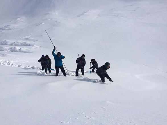 İtkin düşən alpinistlətin axtarışında YENİLİK