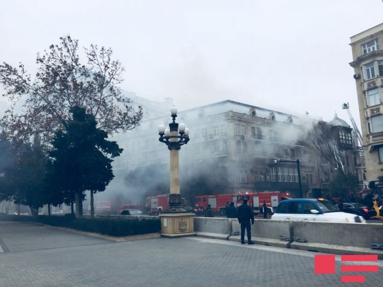 К тушению пожара в Баку привлечено более 10 машин