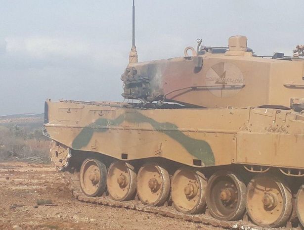 Kürd yaraqlıları Türkiyə tankını atəşə tutdular – VİDEO