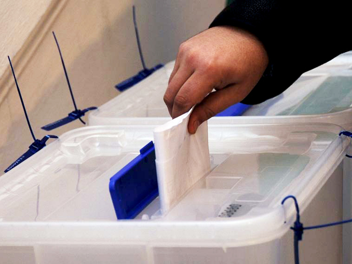 Президентские выборы в Азербайджане состоятся в апреле 