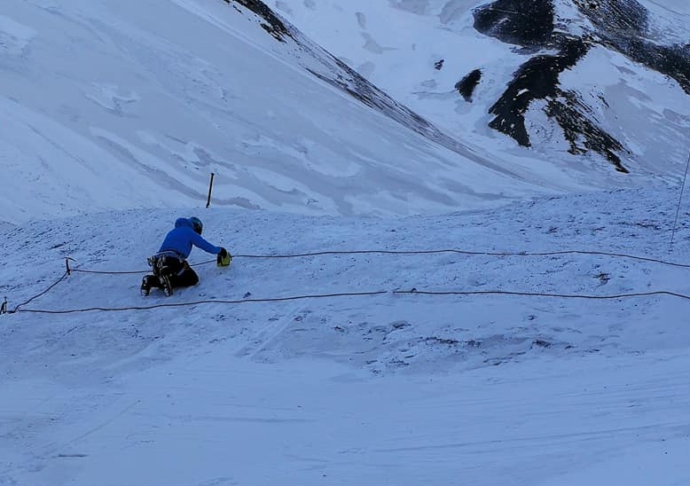 İtən alpinistlər “RECCO” cihazı ilə axtarılır - FOTOLAR