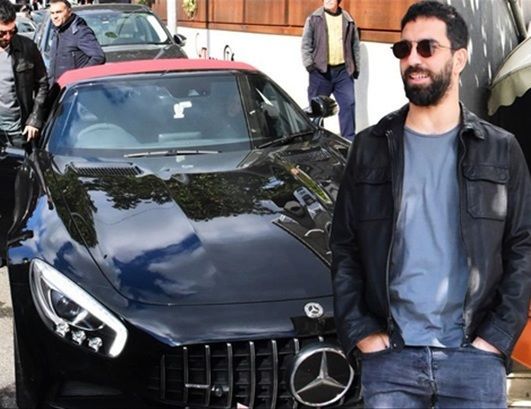 Arda Turan iki milyona avtomobil aldı