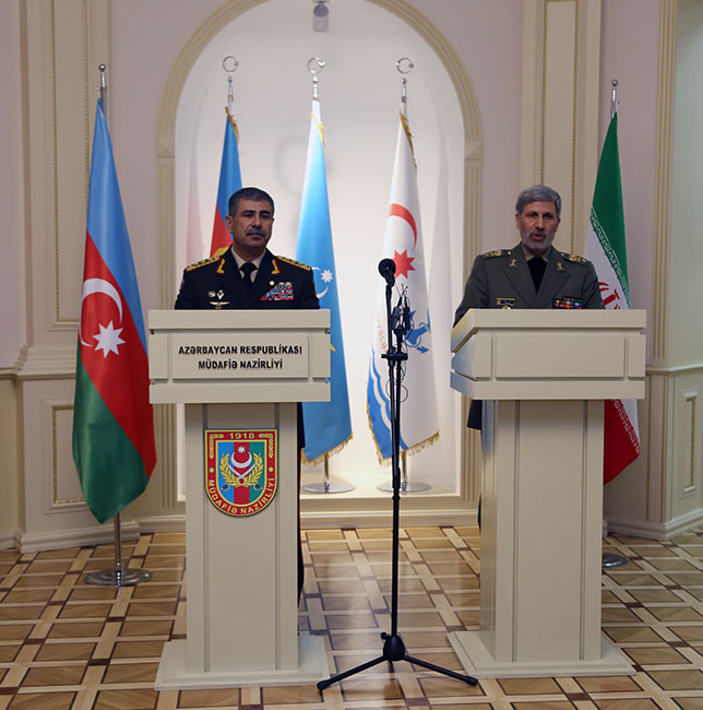 Прошла встреча министров обороны Азербайджана и Ирана