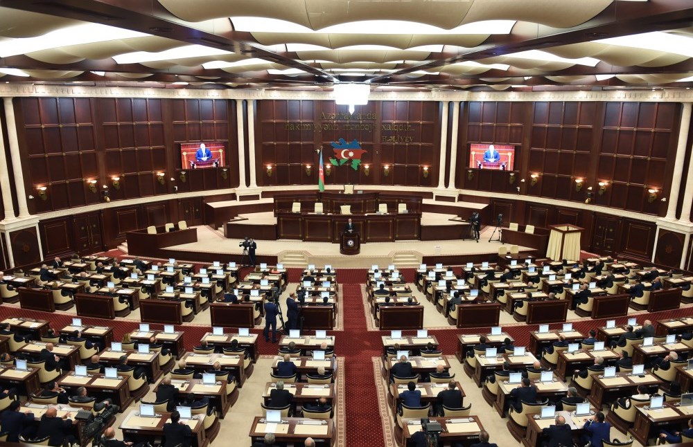 Milli Məclisin plenar iclası keçirilir