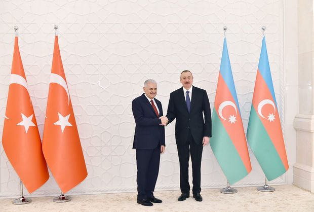 Премьер Турции на переговорах с Ильхамом Алиевым – ФОТО