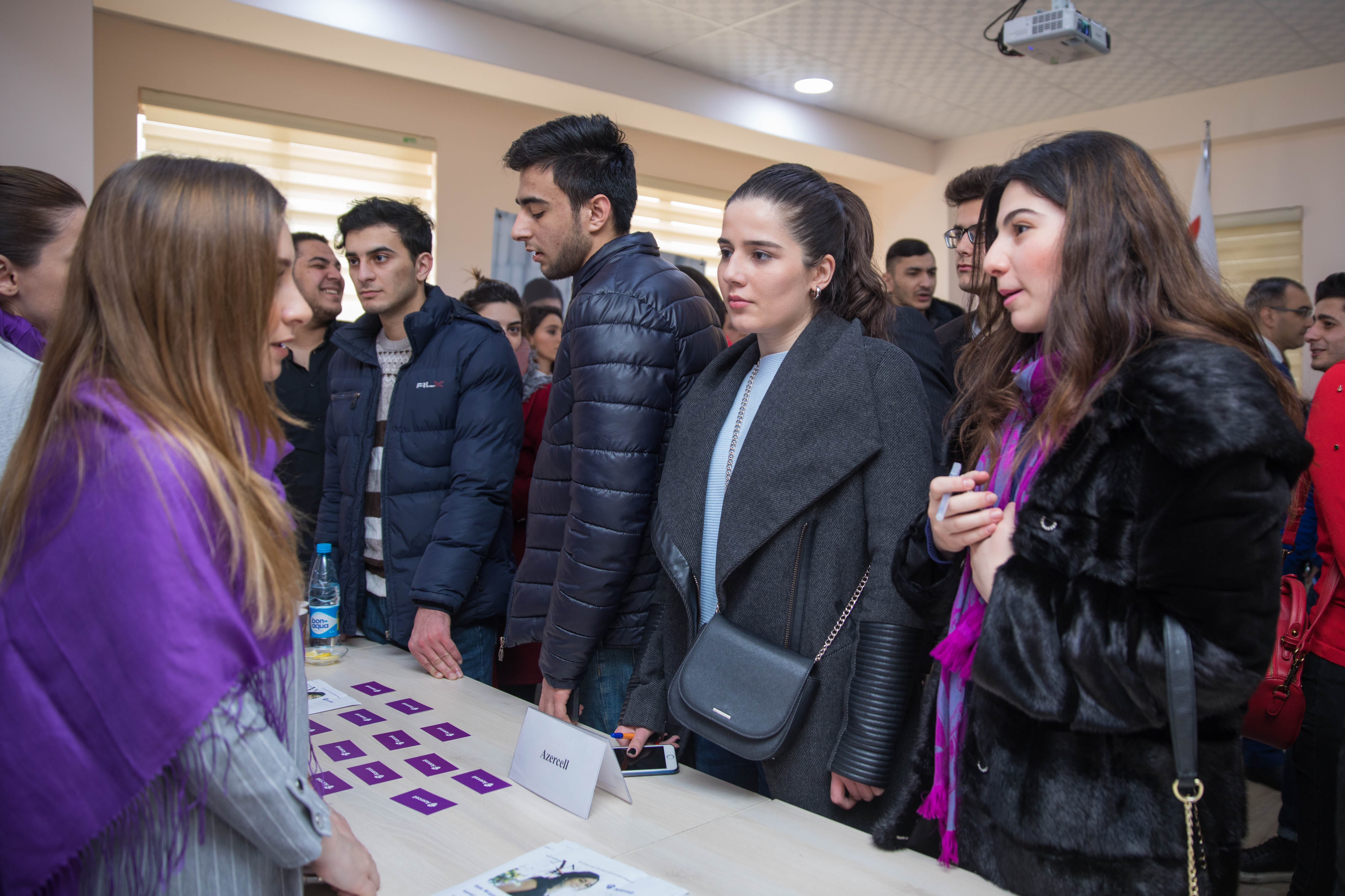 Компания Azercell оказала поддержку студентам Западно-Каспийского Университета