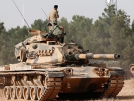 Турция продолжает стягивать войска к сирийской границе