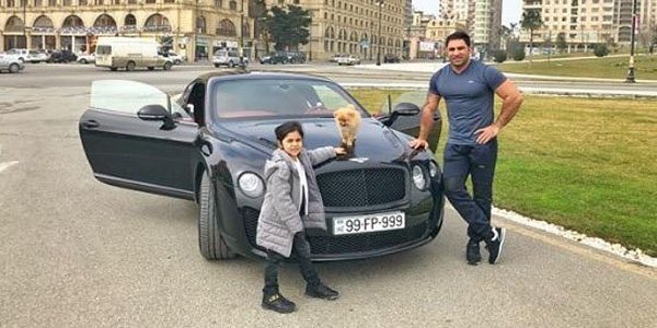 Kamil özünə Bentley aldı - FOTO