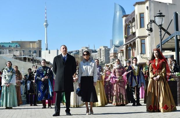 Ильхам Алиев с супругой на празднестве по случаю Новруз
