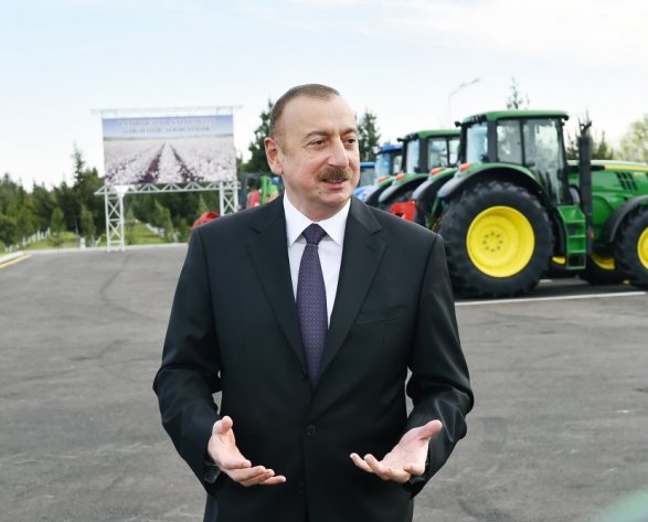 Ильхам Алиев анонсировал совещание по хлопководству