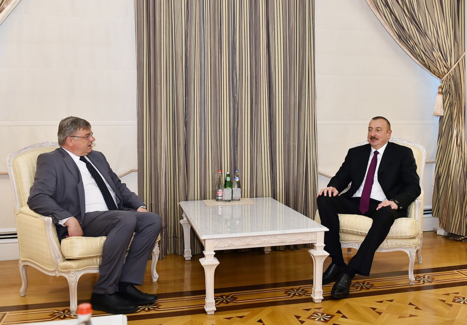 Президент Азербайджана принял бывшего вице-президента Европейского парламента