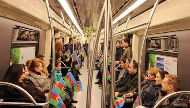 Флешмоб в бакинском метро – ВИДЕО