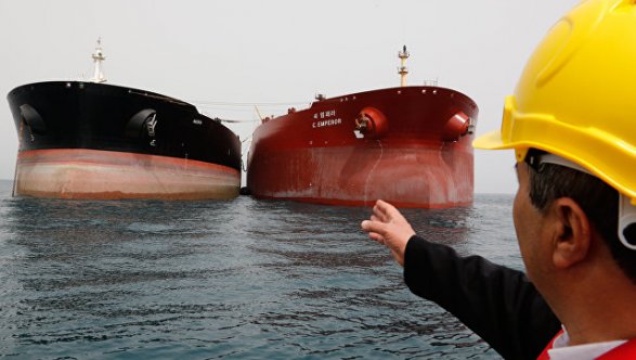 Евросоюз перестанет платить за иранскую нефть долларами