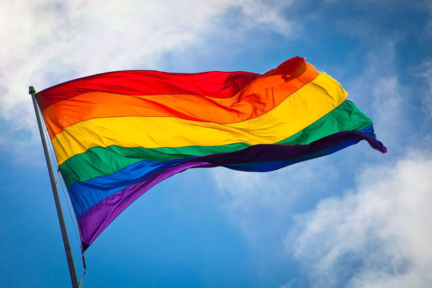 Флаг ЛГБТ вывешен в Баку - ФОТО