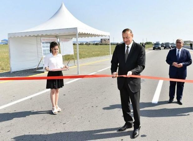 Ильхам Алиев открыл автомобильную дорогу