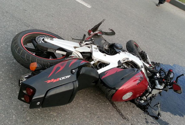 Мотоциклист сбил насмерть женщину в Баку