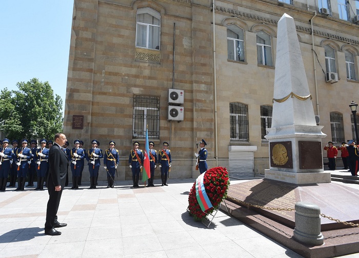 Президент посетил памятник АДР