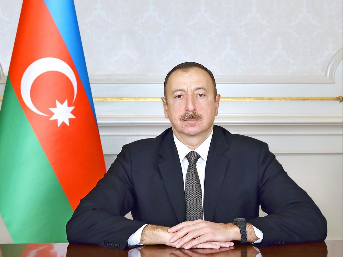 Ильхам Алиев принял делегацию из Алжира