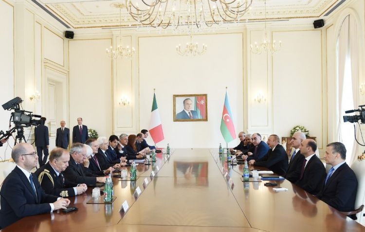 Состоялась встреча президентов Азербайджана и Италии в расширенном составе