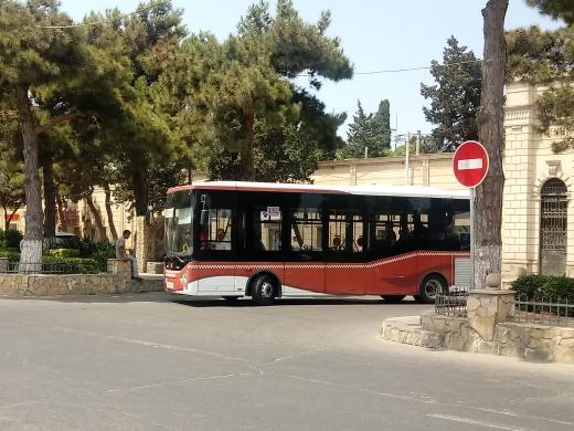 В Баку  стал курсировать первый муниципальный автобус