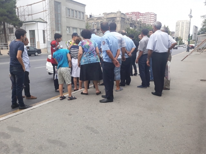 В Баку маньяк пригрозил пассажирам автобуса расправой 